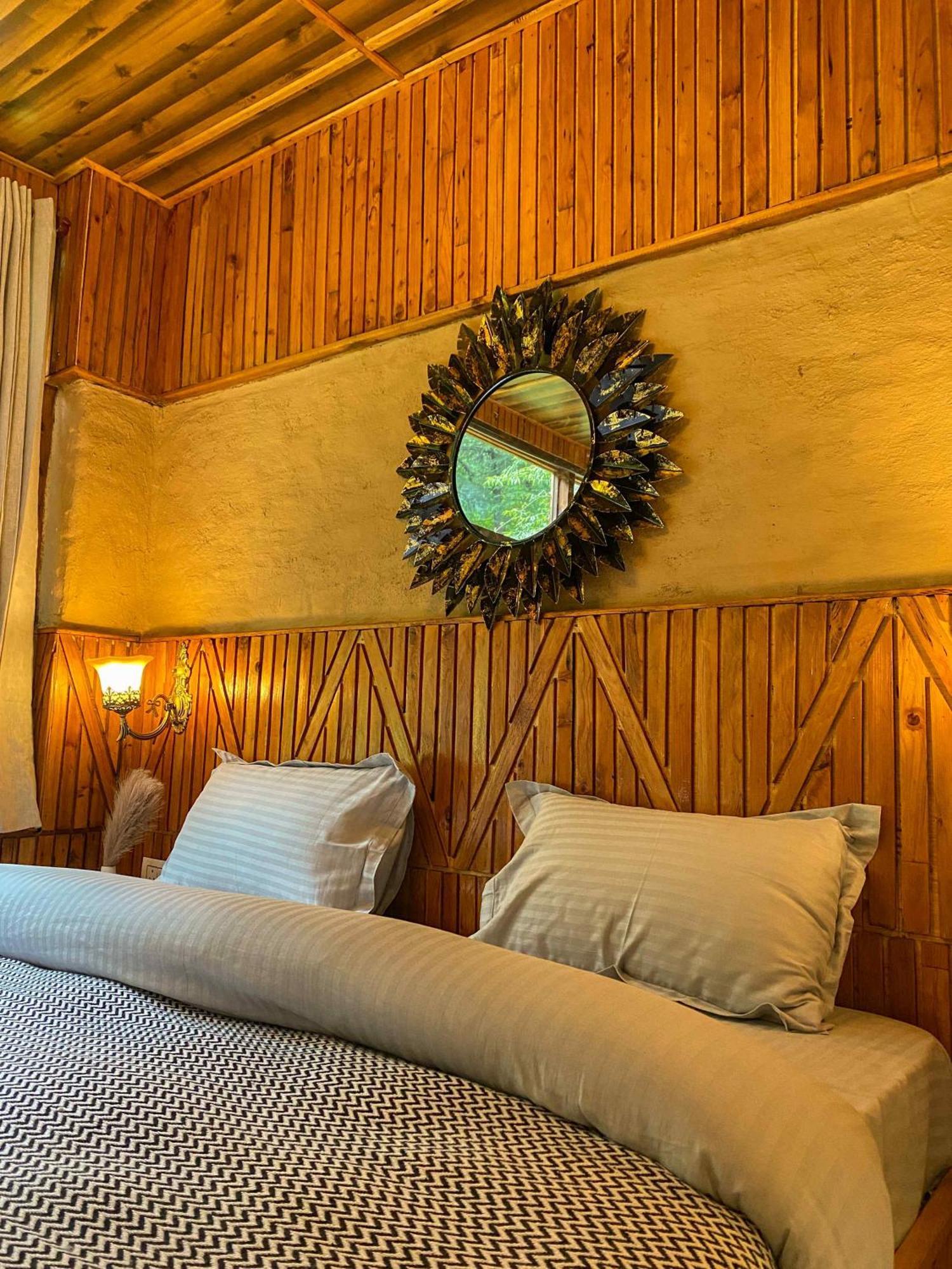 Whoopers Boutique Resort Jibhi 外观 照片