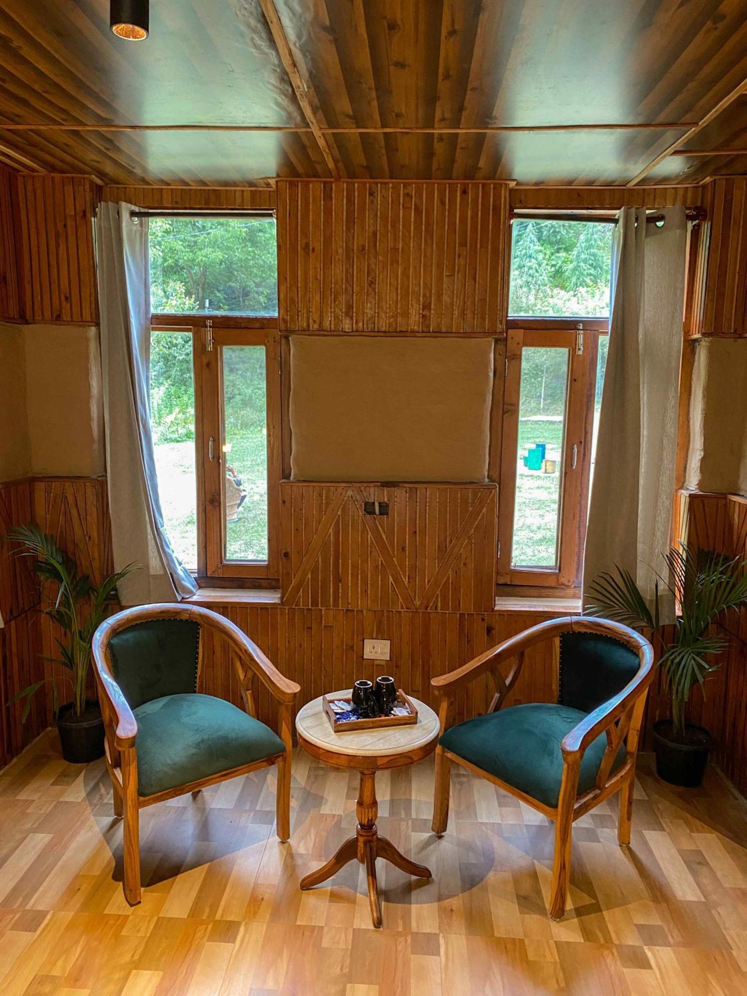 Whoopers Boutique Resort Jibhi 外观 照片
